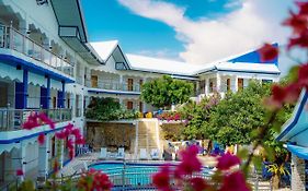 Santiago Cove Hotel And Restaurant